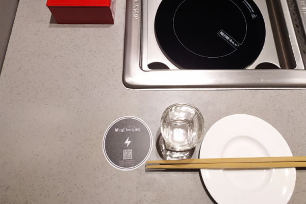 restaurant table wireless charger